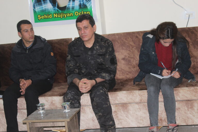 عقدت حركة الشبيبة الثورية أجتماعها الشهري بمشاركة قائد قوات سوريا الديمقراطية مظلوم عبدي
