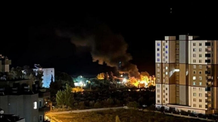 قوات الدفاع الشعبي:العملية الفدائية في مدينة مرسين هو الرد على الأسلحة الكيماوية والمجازر التي ترتكب في الزنزانات الفاشية التركية